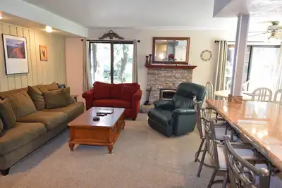 Image de Un condo de coin accueillant, parfait pour une escapade rapide (ou longue) # 115