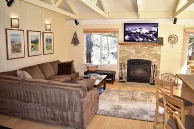 Image de Profitez d'une retraite de montagne rafraîchissante dans un condo moderne # 116