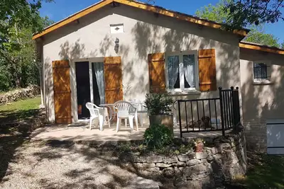 Image de Gite 40 m2 maisonnette t2, wifi, animaux acceptés sous condition. calme assuré.