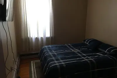 Image de Confortable deux chambres Ă coucher, salon une salle de bain et cuisine
