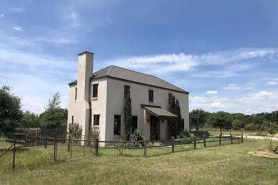 Image de La villa à Spotted Sheep Farms - 8 acres, à 3 miles du centre-ville, à proximité du vin!
