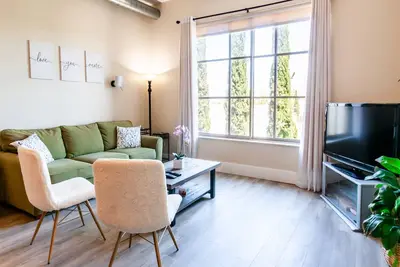 Image de Propre confortable Santana Row Condo