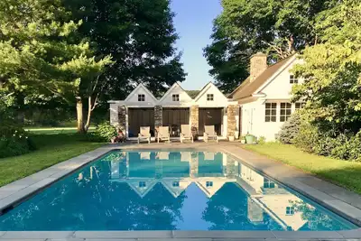 Image de Pool House privé primé dans un domaine spectaculaire et historique de 24 hectares