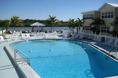 Image de 1 Bloc De La Plage. Confort Appartement 1br, Piscine, Parking Gratuit
