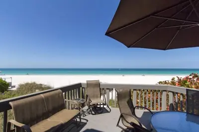 Image de Maison de vacances confortable directement sur la plage et les couchers de soleil depuis la terrasse