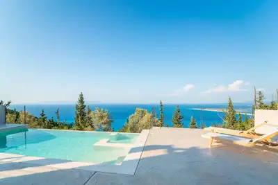 Image de Brand New Ionion Theasis Villa, vue imprenable sur la mer, piscine privée et jacuzzi