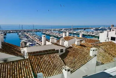Image de Grand appartement dans le port de Puerto Banus