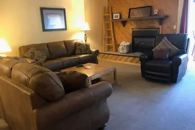 Image de Downtown Chalet-Close to Main St w/ Pool & Hot Tub