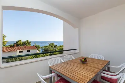 Image de Appartement de deux chambres avec la terrasse et la vue sur le mer Medici, Omis (A-1046-d)