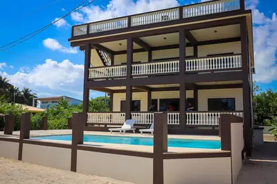 Image de Villa Tortuga Belize - Vacation in Paradise - Nouvelle construction 4 chambres, 4 salles de bain