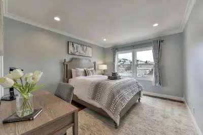 Image de Luxe rénové 2br avec vue sur la ville en Sf (Bart \/ muni)