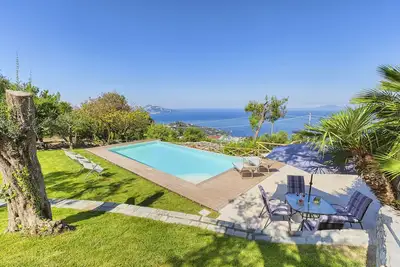 Image de Villa Ferrara with Infinity Pool, Sea View, Parking and Garden