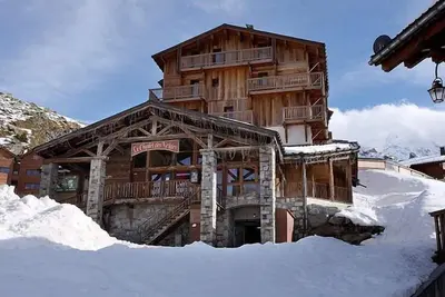 Image de Joli Appartement spacieux proche des Pistes | Accès Piscine + Wi-Fi Gratuit