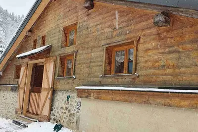 Image de Ferme savoyarde rénovée, authentique et chaleureuse. 150m2, plafonds cathédrales