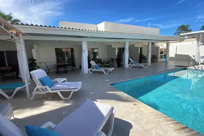 Suite de luxe PalmBeach à 5 minutes à pied de l'hôtel Beach & Marriott