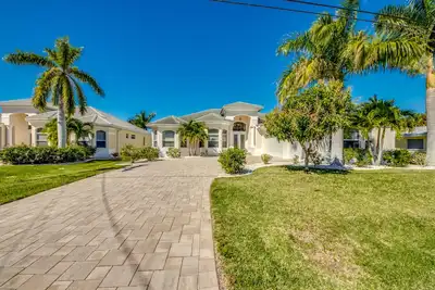 Image de Luxueuse villa du Yacht Club Area avec accès direct au golfe du Mexique