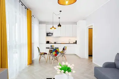 Image de Rondo Wiatraczna | Large Apartment | Desk