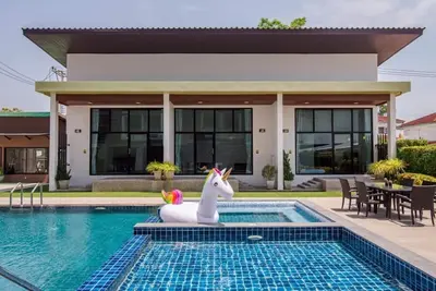 Image de Goodtimes Pool Villa (Promenade Ă la plage)