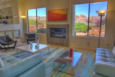 Image de Int��rieurs contemporains él�������gants, piscine, excellentes vues, Golf Resort Living