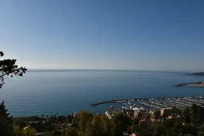 Image de Vue spectaculaire - calme - accès aux rivières italiennes et françaises