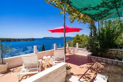 Image de Apartments Lovro - Appartement 1 chambre avec terrasse et vue sur la mer (2)