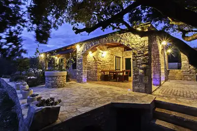 Image de Stone House San Pelegrin-Maison de vacances 2 chambres avec terrasse et vue sur la mer