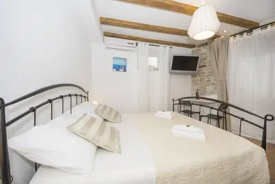 Apartments Stone Elegance (St) - Appartement Studio (Rudula)