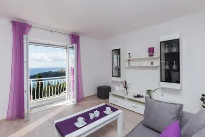 Image de Apartments Villa Enzian - Appartement 2 Chambres Confort avec Balcon et Vue sur la Mer