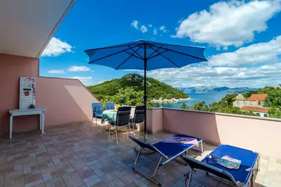 Apartment Bay Of Dreams - Appartement 2 Chambres avec Terrasse et Vue sur la Mer