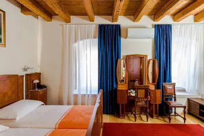 Rooms Miron - Chambre Double de Luxe avec Vue sur la Piscine - R5