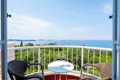 Image de Villa Panorama - Plat (A3) - Appartement 1 chambre Confort avec balcon et vue sur la mer