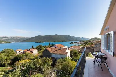 Image de Apartments Memunić - Appartement 1 chambre avec balcon et vue sur la mer (Crveni)