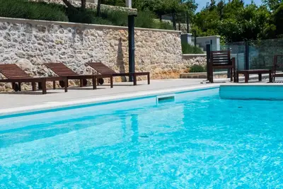 Image de Appartements Bella Vista - Appartement Premium 2 Chambres avec Deux Balcons et Vue sur la Mer avec Piscine Commune (Apt 2)