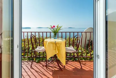 Guest House Fontana - Appartement 1 chambre avec balcon et vue sur la mer