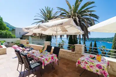 Image de Apartments Davor - Appartement 2 Chambres avec Vue sur la Mer et Terrasse