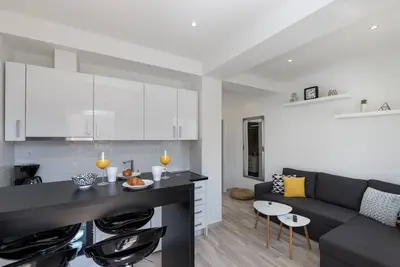 Image de Apartments Siblings - Appartement 1 Chambre Supérieur avec Terrasse et Vue sur le Jardin (Treci)