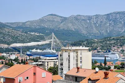 Image de Holiday Home Lapad Beach Royal - Maison de vacances 5 chambres avec balcon et vue sur la ville