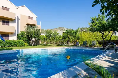 Image de Apartments Setemana - Appartement Supérieur 2 Chambres avec Balcon et Piscine (Lijevi)