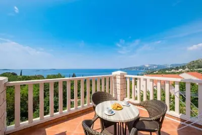 Image de Villa Panorama - Plat (A1) - Appartement 1 Chambre de Luxe avec Terrasse et Vue sur la Mer