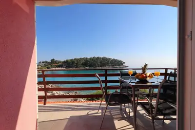 Image de Apartments PriĹľba Bay - Appartement 2 Chambres avec Terrasse et Vue sur la Mer (Apartman 1)