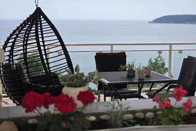 Image de Indy's Beach Apartments - Studio avec patio et vue sur la mer