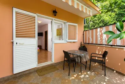 Apartments Bibijana - Studio Supérieur avec Patio et Vue sur la Mer (Apartman 4)