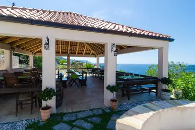 Image de Guest House Savonari - Chambre Double avec Patio et Vue sur la Mer (Soba 3)