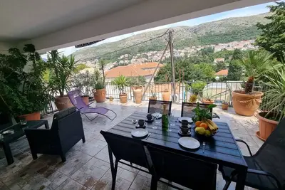 Image de Apartments Mavi - Appartement 2 Chambres avec Terrasse et Vue sur la Ville