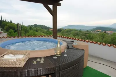 Image de House Rilović - Maison 2 Chambres avec Piscine et Jacuzzi