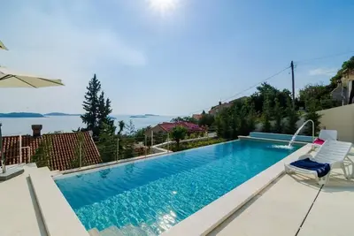 Villa Orlando - Villa 5 chambres avec piscine et vue sur la mer