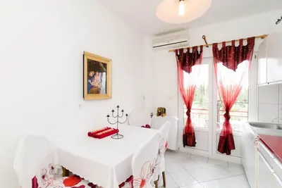 Image de Apartments Villa Nikol - Appartement Standard 2 Chambres avec Terrasse (Apt 5)