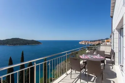 Image de Apartments Villa Ari - Appartement 3 Chambres de Luxe avec Balcon et Vue sur la Mer (Deuxième Étage)