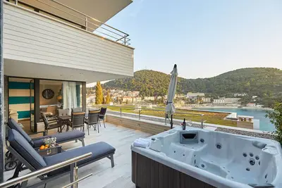 Image de Apartment Deluxe Lily - Appartement 2 chambres de luxe avec vue sur la mer