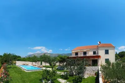 Image de Villa Antonija - Villa 4 Chambres avec Terrasse et Piscine Privée